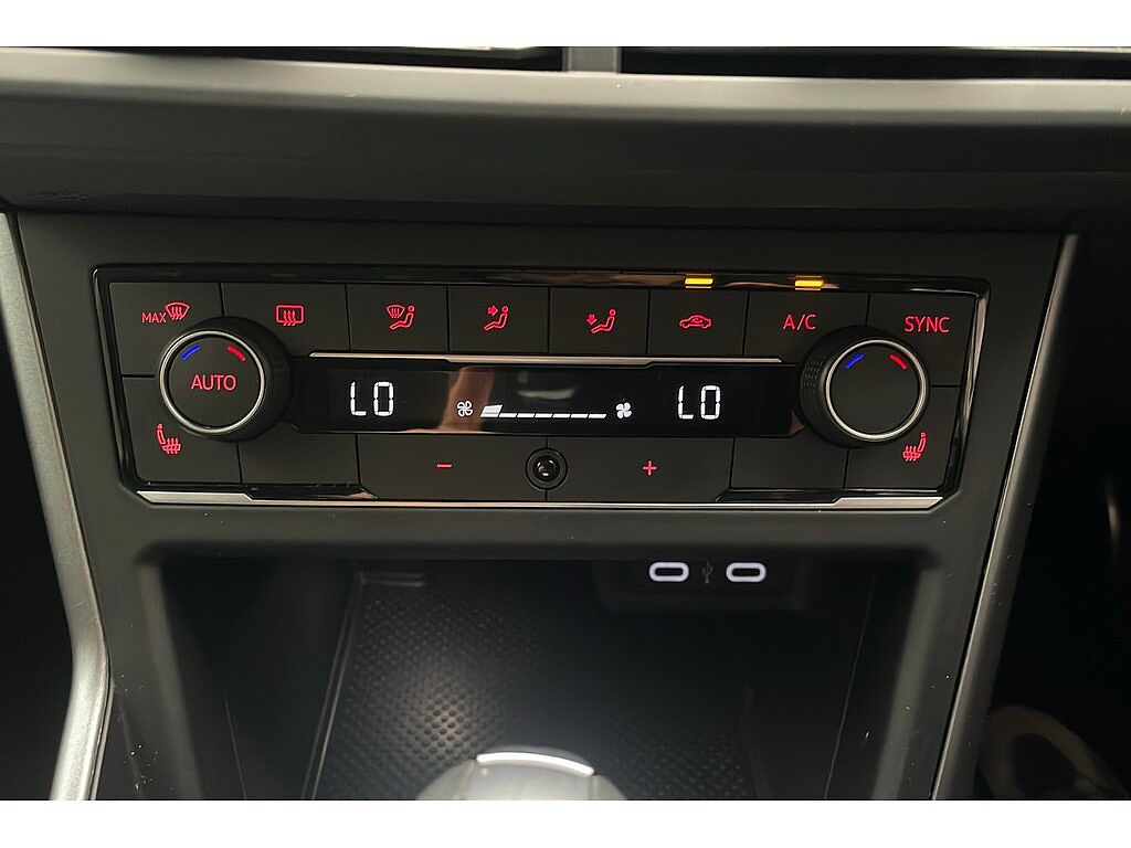 Volkswagen Polo Active 1.0 TSI 95PS 7-speed DSG 5 Door