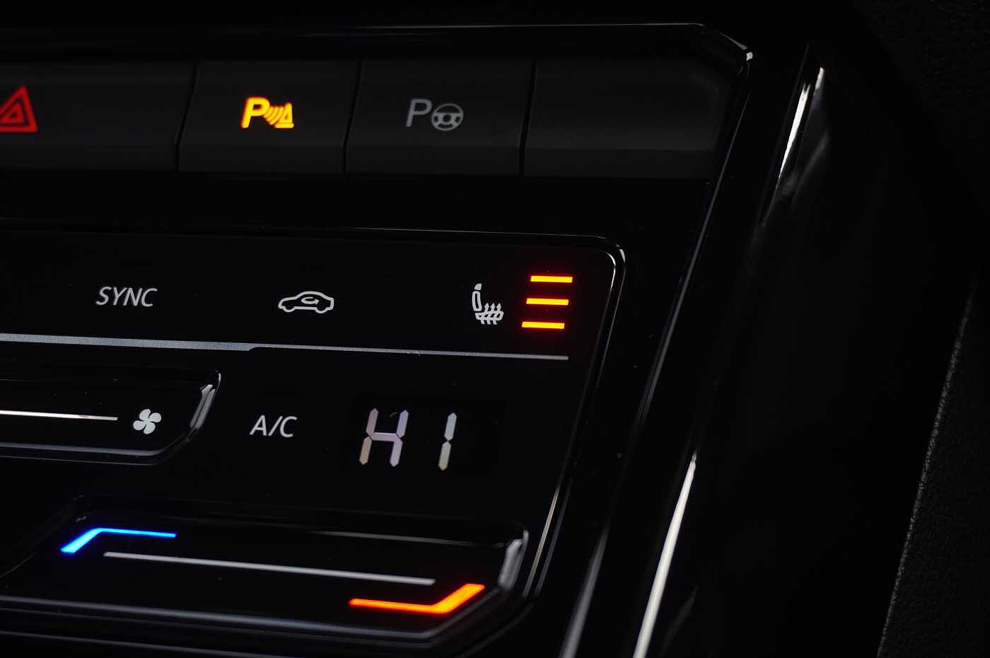 Volkswagen T-ROC Black Edition TSI 1.5 6 SPEED 5 door