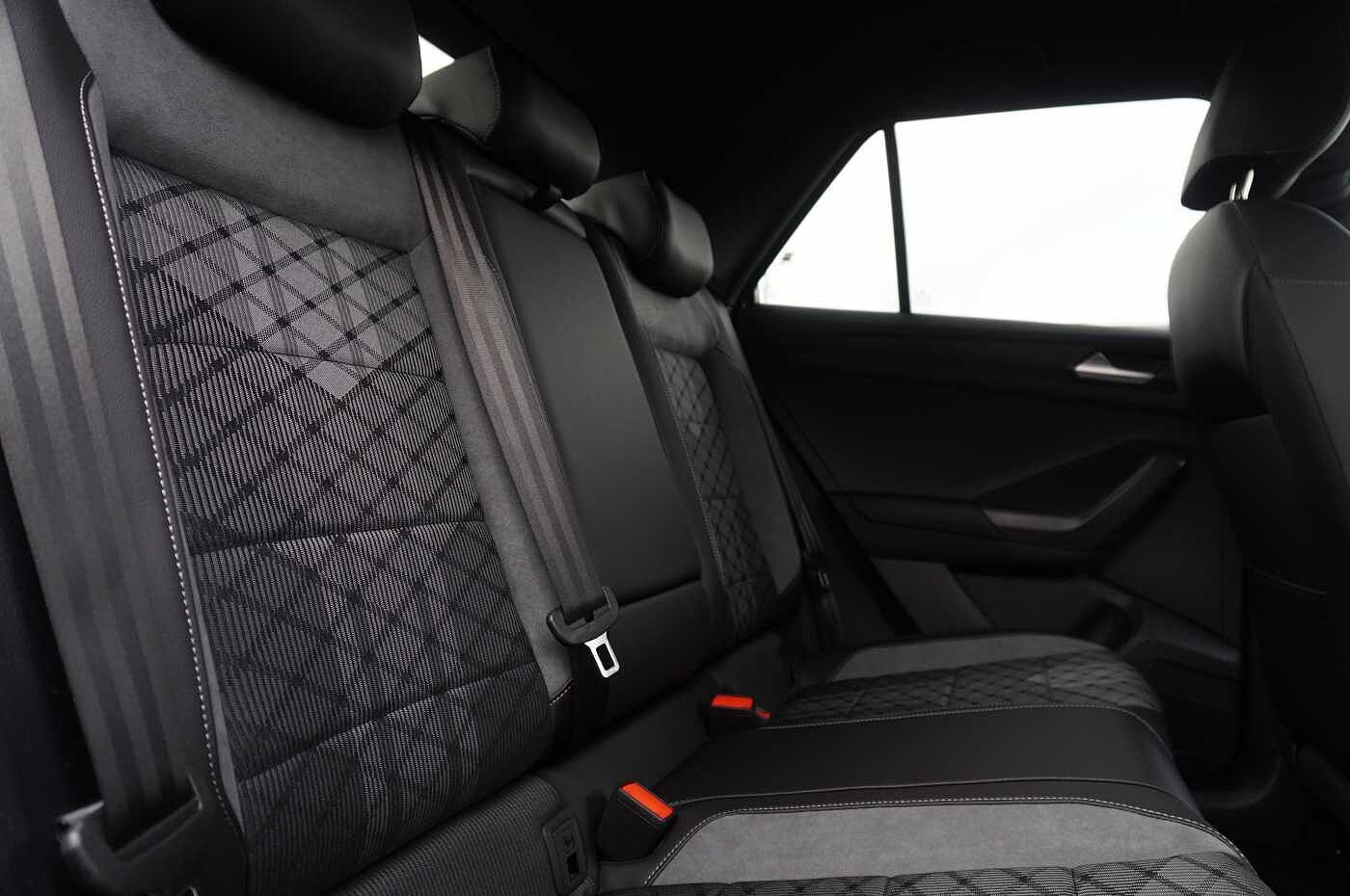 Volkswagen T-ROC Black Edition TSI 1.5 6 SPEED 5 door