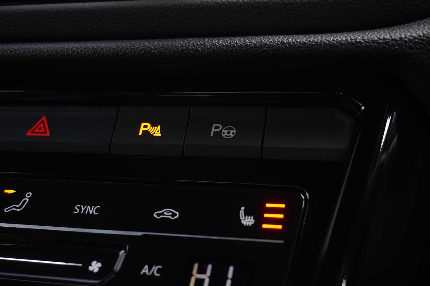 Volkswagen T-ROC Black Edition TSI 1.5 6 SPEED 5 door